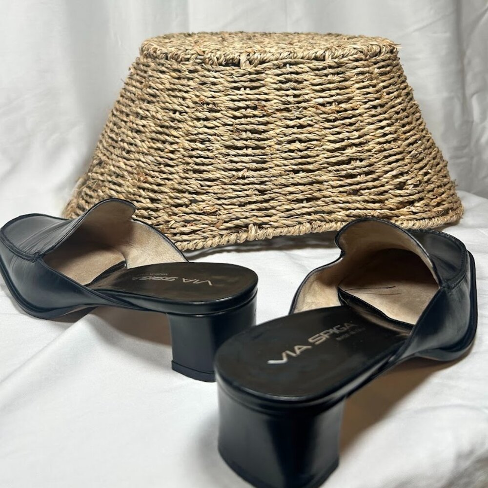 Via Spiga Black Leather Mule Heels Made in Italy Size 7 Slip On Sleek Minimalist - Picture 4 of 12